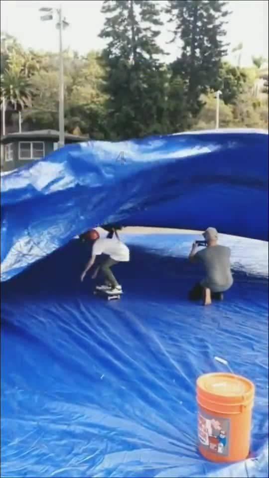 舟自横蕴含着诗人怎样的情感游戏画面